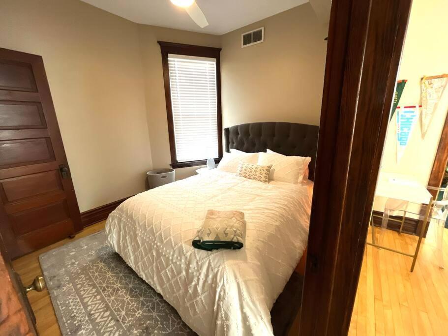 2Br 1Ba Irving Park Updated Vintage Top Unit 2-Flat Σικάγο Εξωτερικό φωτογραφία