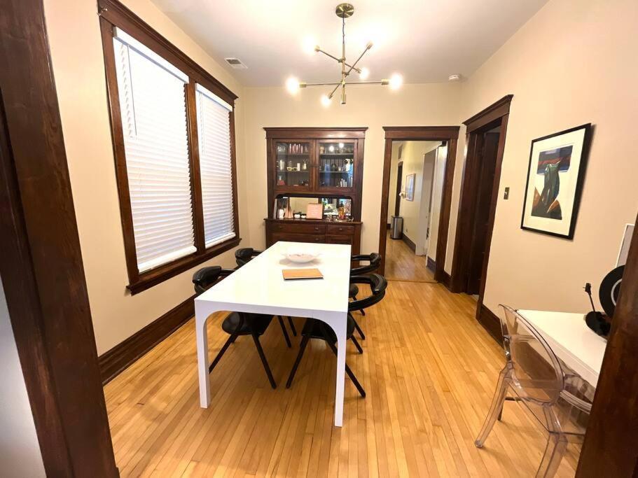 2Br 1Ba Irving Park Updated Vintage Top Unit 2-Flat Σικάγο Εξωτερικό φωτογραφία